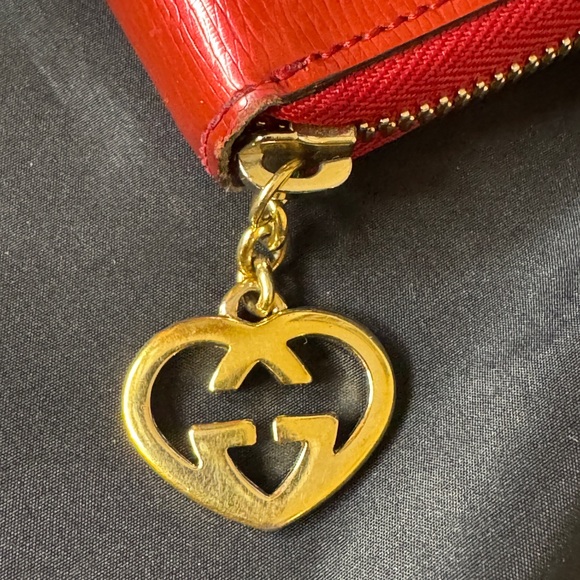 Gucci Red Leather Zippy with Gold Heart Charm Wallet - Picture 3 of 14